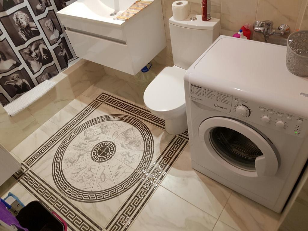 Comfort Apartment On Bogdanivska Street 7B Kiev Esterno foto
