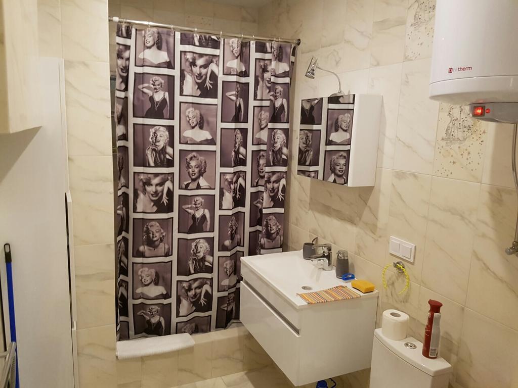 Comfort Apartment On Bogdanivska Street 7B Kiev Esterno foto