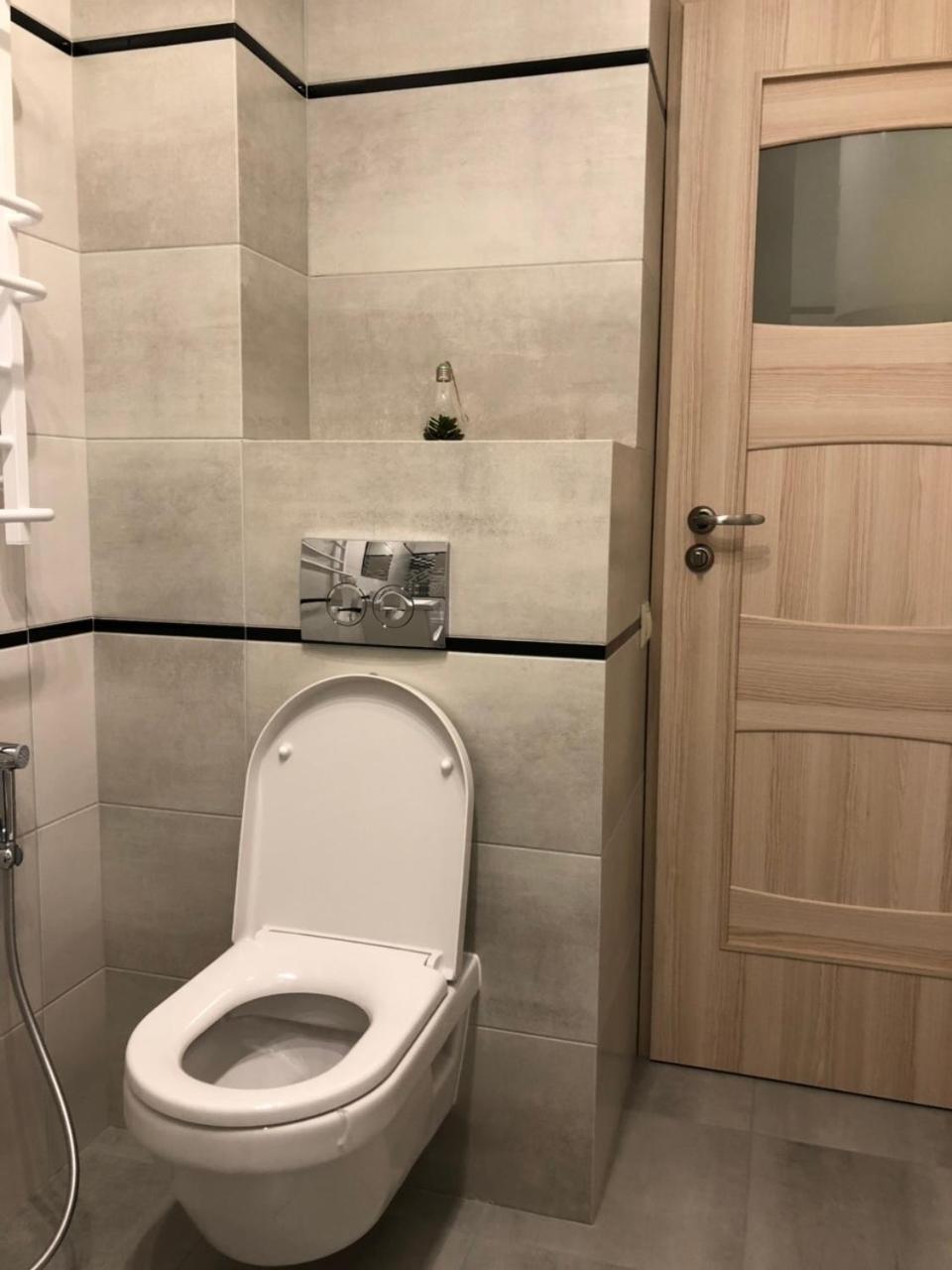 Comfort Apartment On Bogdanivska Street 7B Kiev Esterno foto