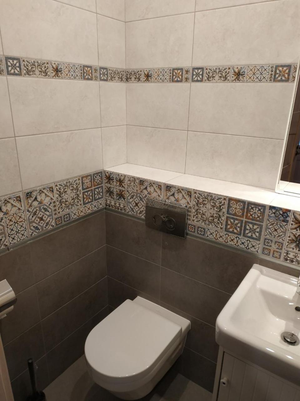 Comfort Apartment On Bogdanivska Street 7B Kiev Esterno foto
