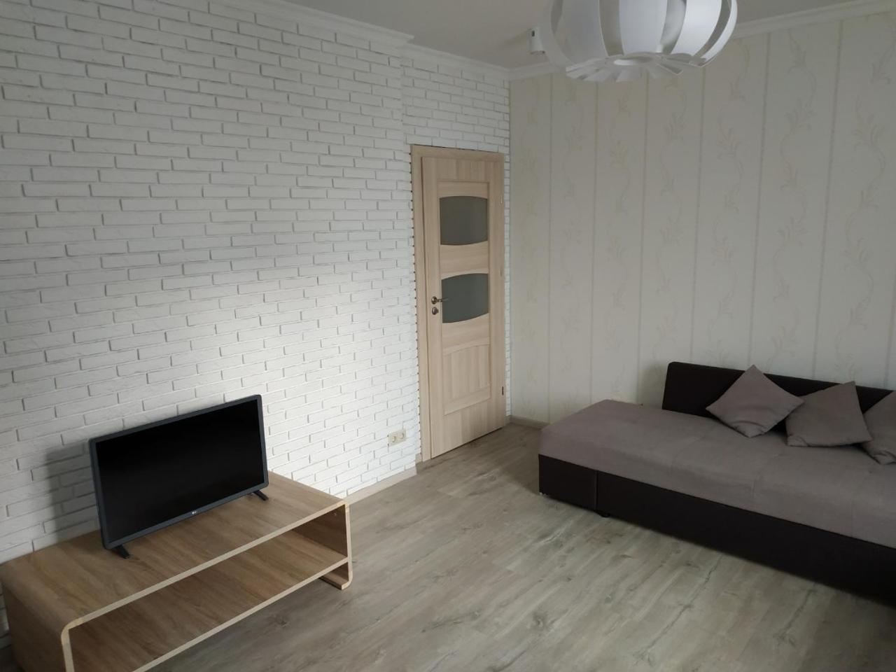 Comfort Apartment On Bogdanivska Street 7B Kiev Esterno foto