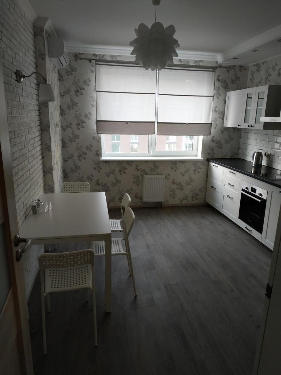 Comfort Apartment On Bogdanivska Street 7B Kiev Esterno foto