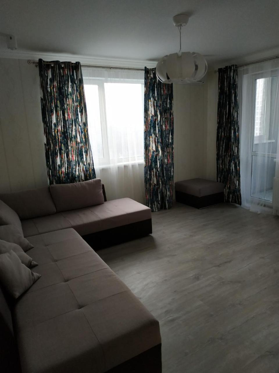 Comfort Apartment On Bogdanivska Street 7B Kiev Esterno foto